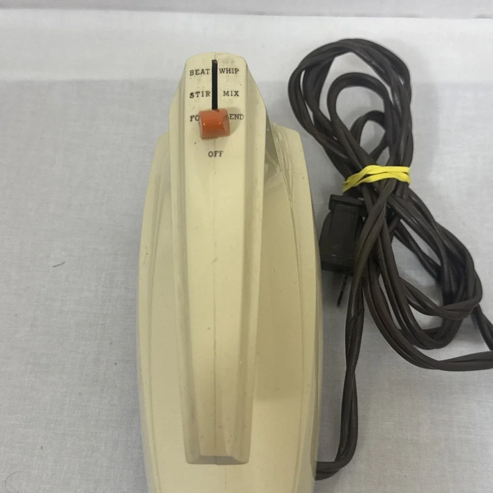 Sunbeam Mixmaster Almond & Brown 3-Speed Handheld Hand Mixer Working Vintage - Picture 3 of 8